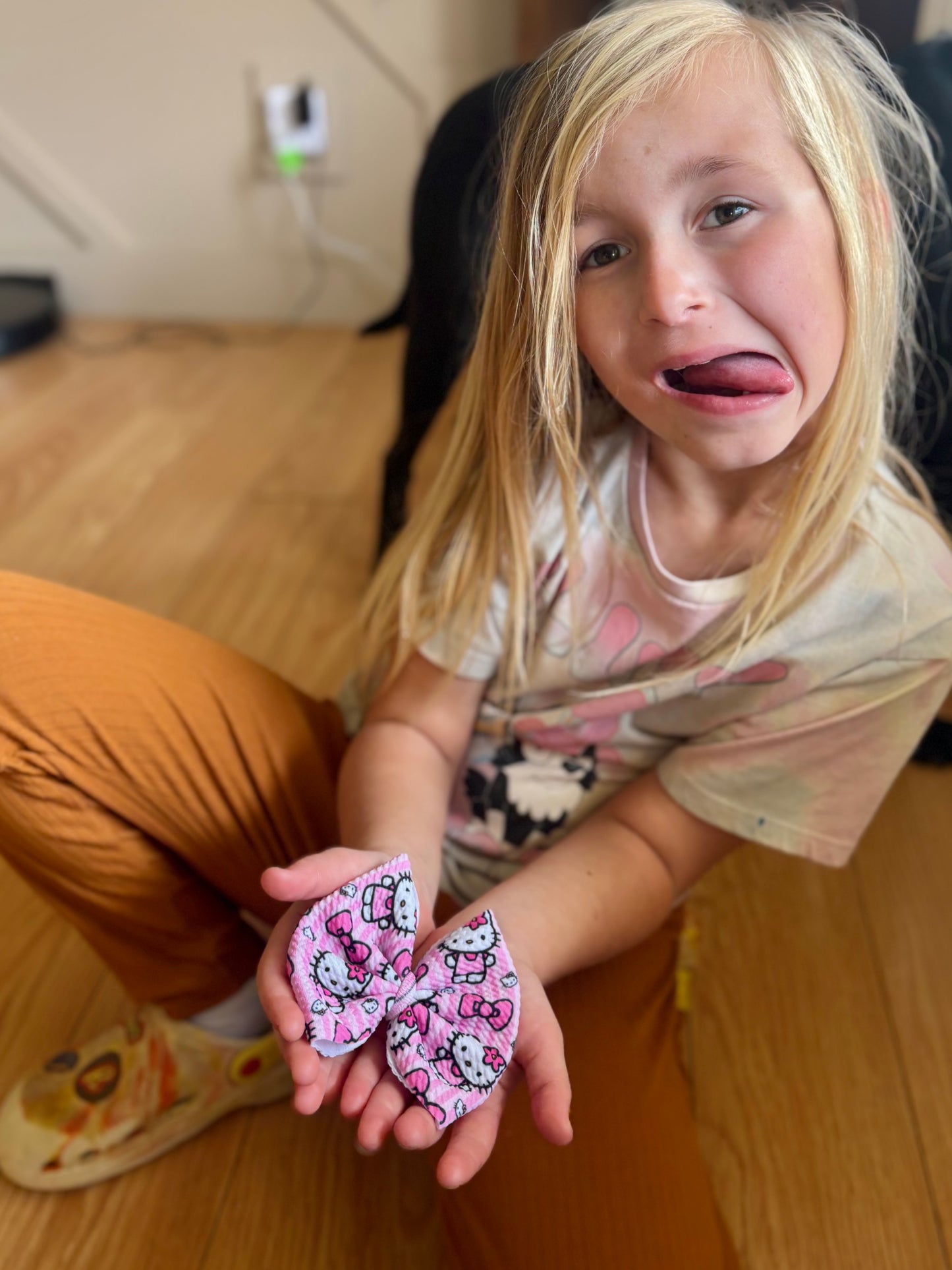 Hello Kitty - Small Gabriella Bow