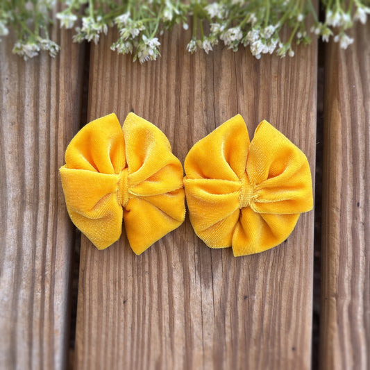 Yellow Velvet - Messy Piggies