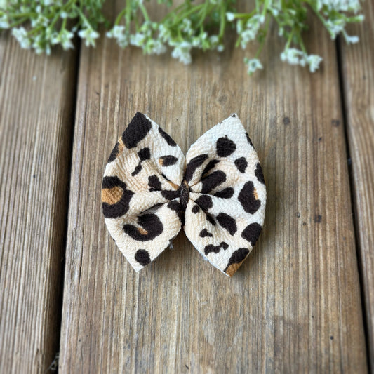 Cream Leopard - Single Piggie